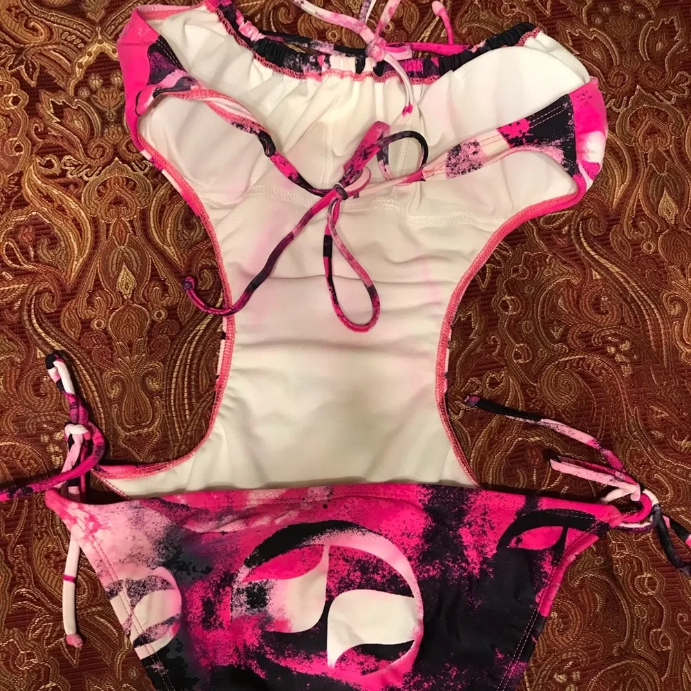 COPY - Split Monokini Size Large - Picture 2 of 5